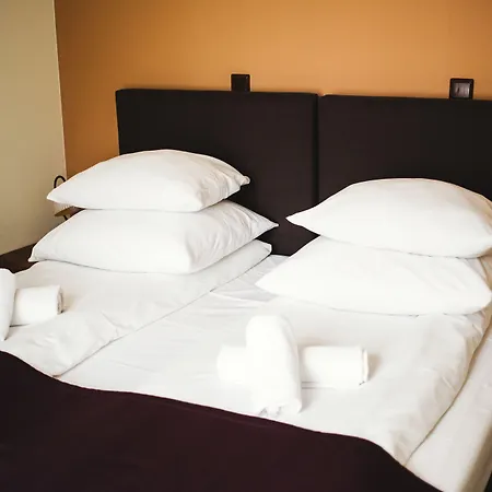 Eden Hotell