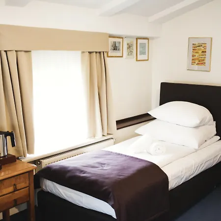 Eden Hotel 3*