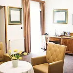 Eden Hotel 3*